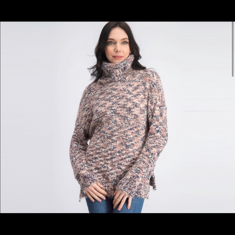 NWT Lost & Wander Quarley Fizzy Eyelash cowl neck - Picture 2 of 5